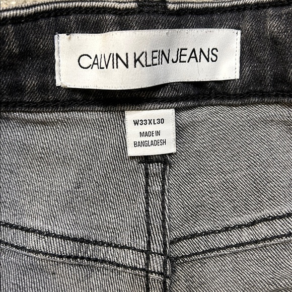 Calvin Klein Jeans Men's Charcoal Skinny Jeans - Picture 8 of 8